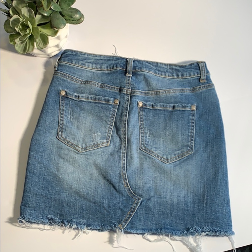 💗Altar’d state deconstructed denim skirt - Picture 3 of 3